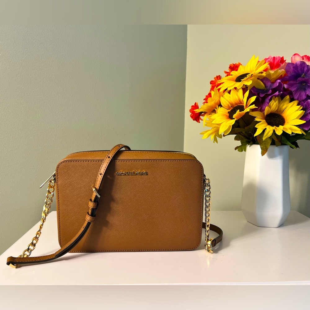 Michael Kors Tan Saffiano Leather Crossbody Bag EUC